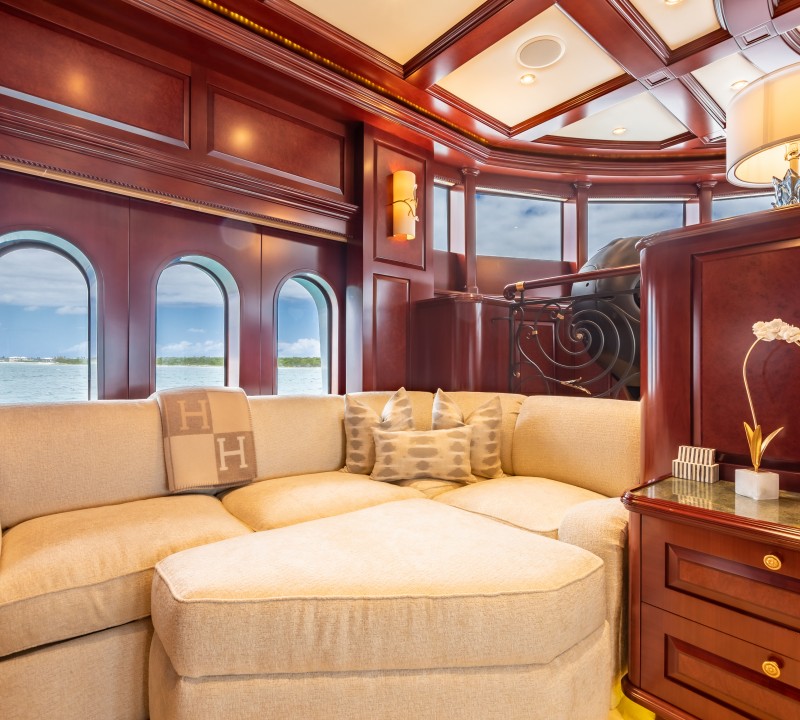 Lounge Image Gallery – Luxury Yacht Browser | By CHARTERWORLD ...